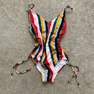 Vintage style striped swimsuit!!